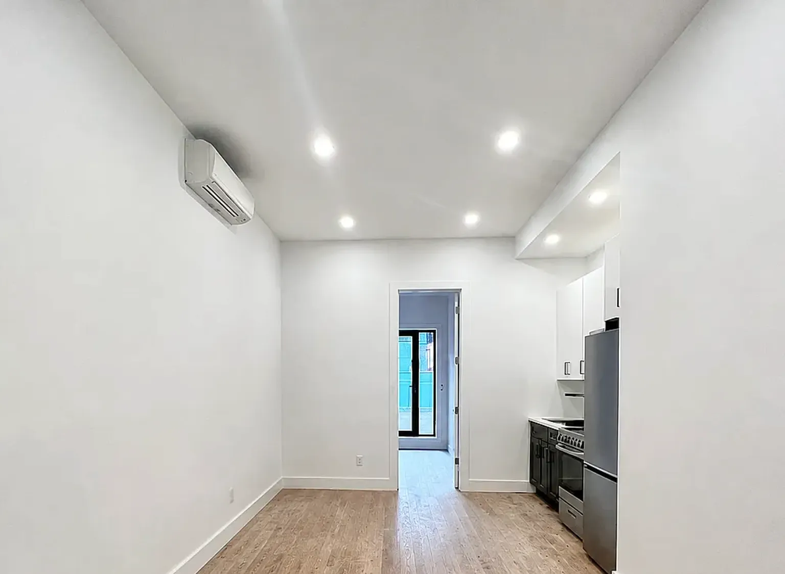 445 Dekalb Ave — Photo 3