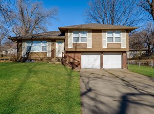 8418 E 92nd Pl, Kansas City, MO 64138