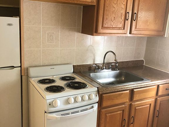 4th image of 218 Princeton Ave