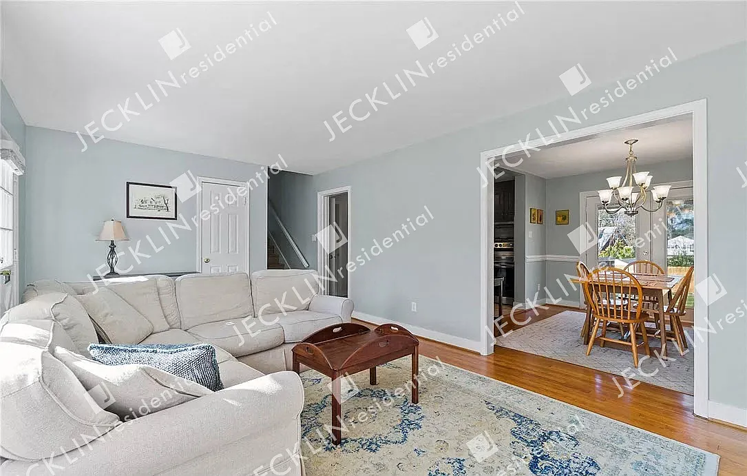 8406 Freestone Ave — Photo 2
