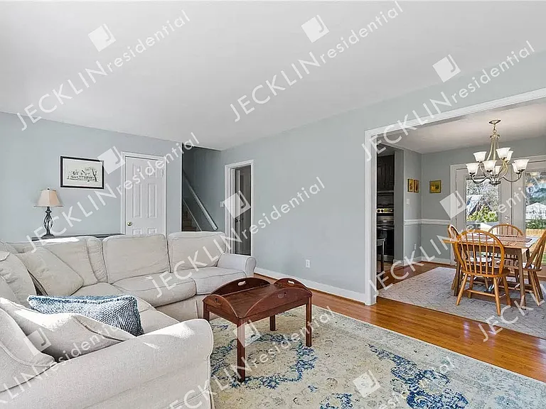 8406 Freestone Ave — Photo 2