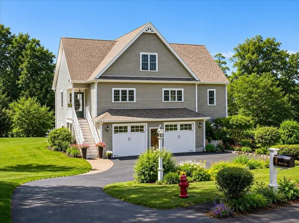 6 Heron Rd, Halifax, MA 02338