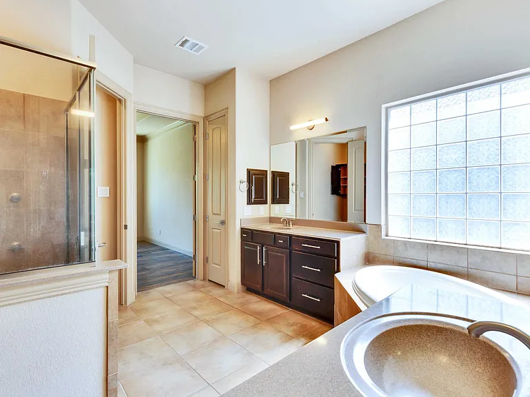 2500 Speidel Dr — Photo 25