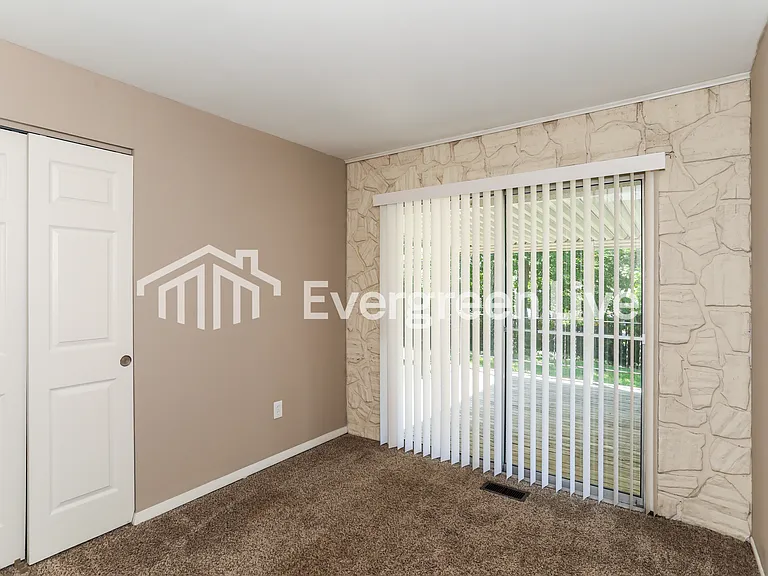 2445 Schon Dr — Photo 5
