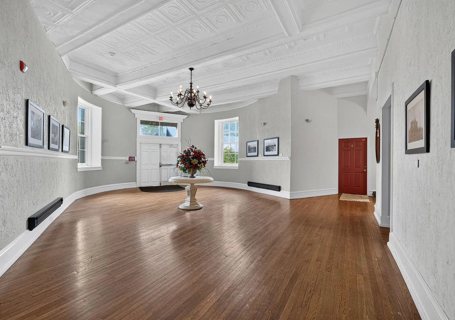 Welcome to the Baynard House; Elegant, Spacious & Bright Showing- Showing Saturday 8/15 11am-11:15am — Photo 2