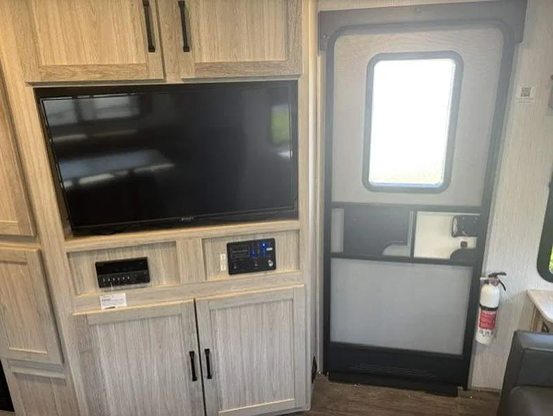2 bed, $850 — Photo 3