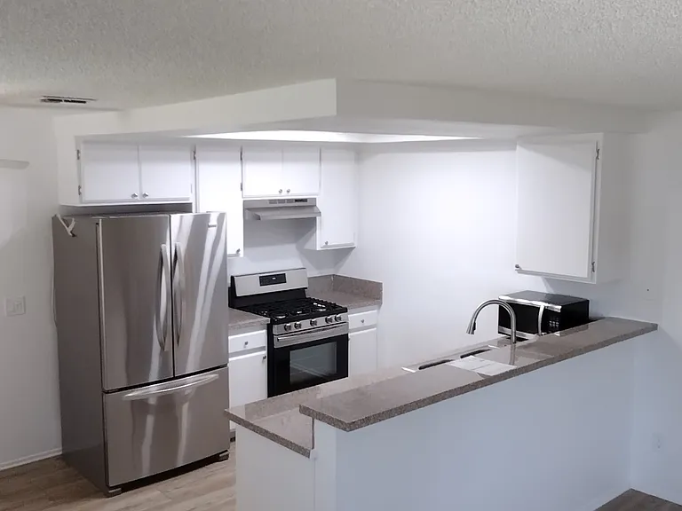 790 Juanita Ave #B — Photo 8