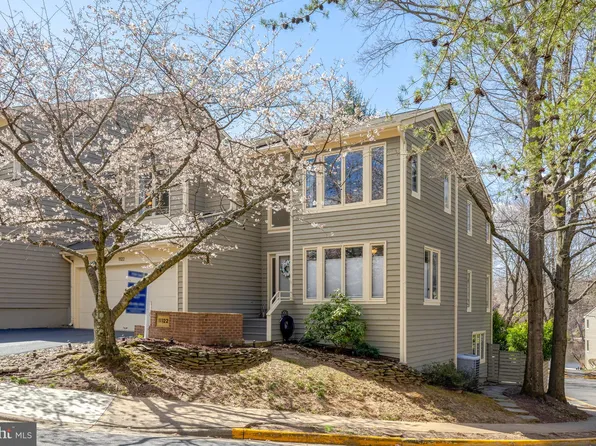 11122 Lakespray Way, Reston, VA 20191