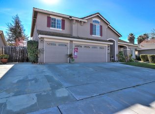 2141 Cypress St, Hollister, CA 95023