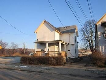 2nd image of 759 1st St NW