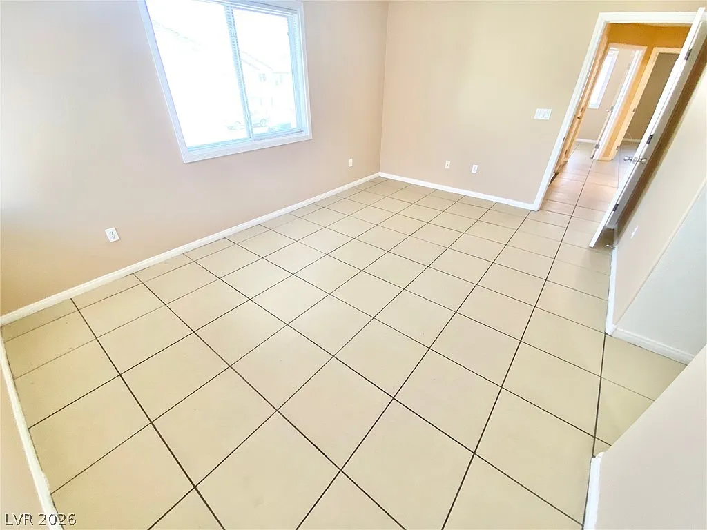3 bed, 2.5 bath, 1483 sqft, $1,850 — Photo 3