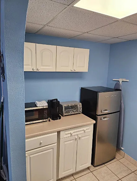 Studio, 438 sqft, $1,250 — Photo 2