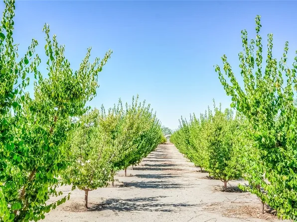 13830 Paramount Rd, Phelan, CA 92371