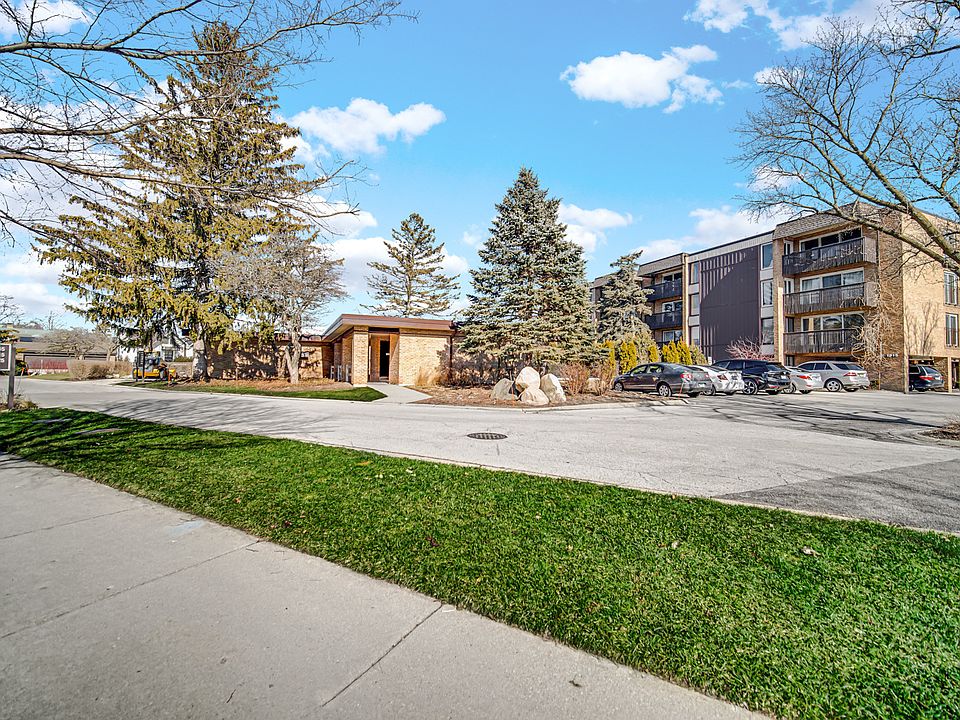 1st image of 1915 Tanglewood Dr APT 2D
