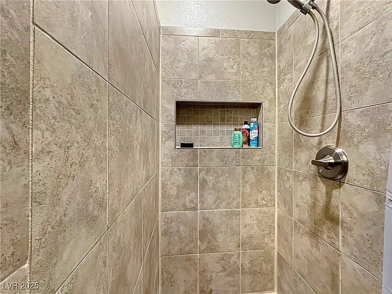 1004 Crescent Falls St — Photo 14