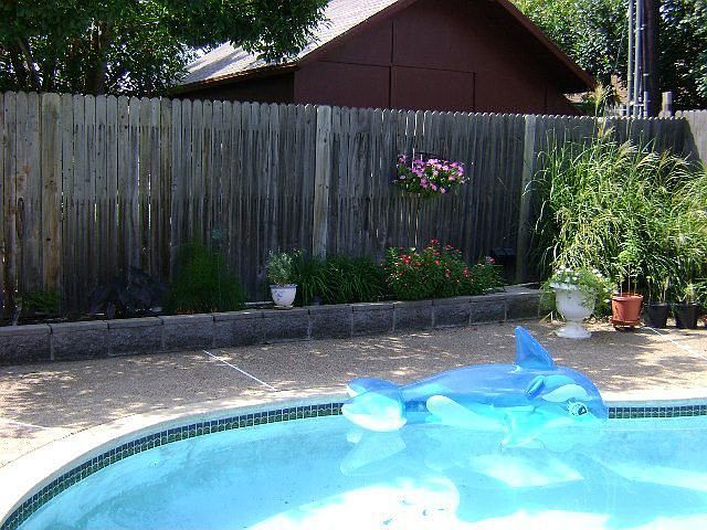 pool,garden