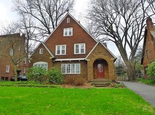 3076 Woodbury Rd, Shaker Heights, OH 44120