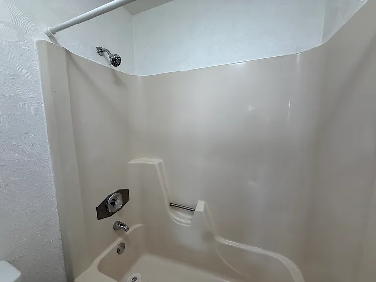 1603 W Denton Ln — Photo 10