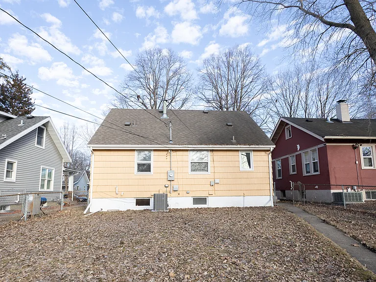 3451 Logan Ave N — Photo 15