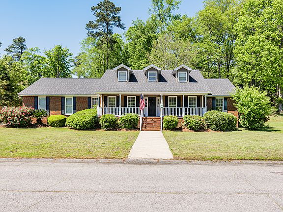 2nd image of 4 Raintree Pl