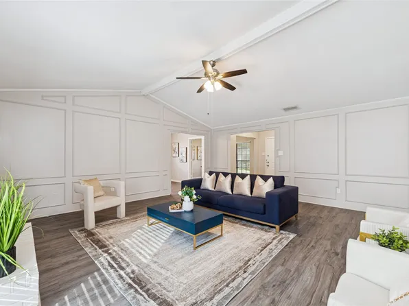 1930 Vista Oaks Dr, Carrollton, TX 75007