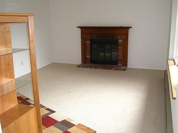 5th image of 4529 90th Pl NE