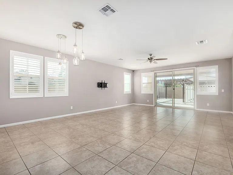 1527 W Windhaven Ave — Photo 5