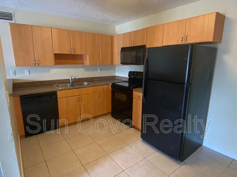 Glendale Villas — Photo 4
