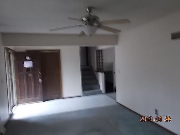 3rd image of 928 E Locust Dr