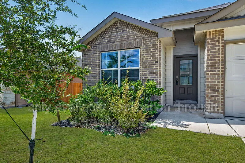 3 bed, 2.0 bath, 1651 sqft, $1,775 — Photo 2