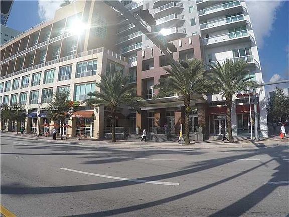 2nd image of 244 Biscayne Blvd APT 1210