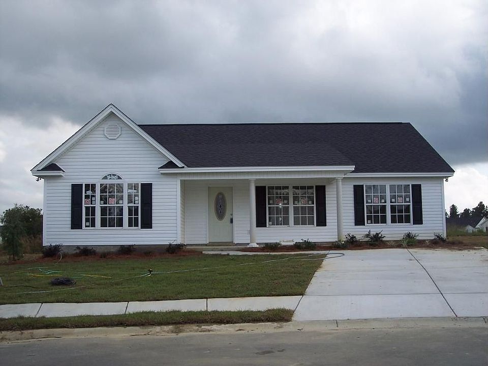 2nd image of 1001 Dahalia Ct