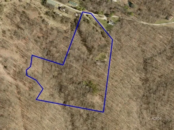 4401 Campbell Rd, Athens, OH 45701