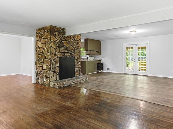3rd image of 8809 Valleybrook Rd