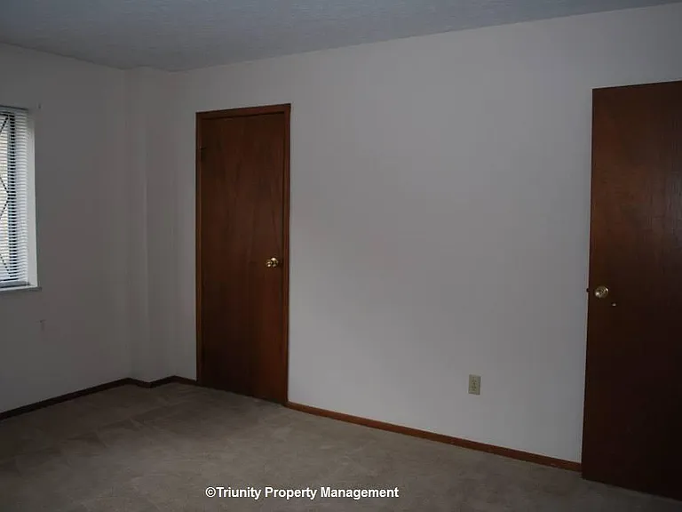 5491-5513 Kenneylane Blvd — Photo 17