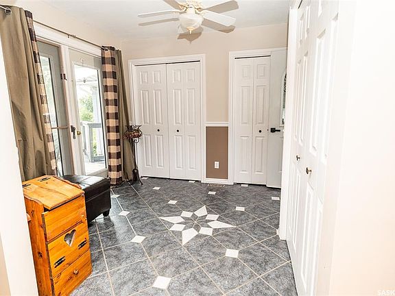4th image of 302 7th STREET E