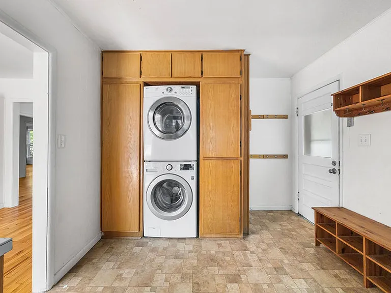 2445 W Mount Comfort Rd — Photo 17