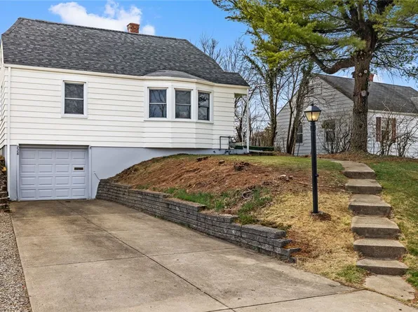 228 Nantucket Dr, Pittsburgh, PA 15236