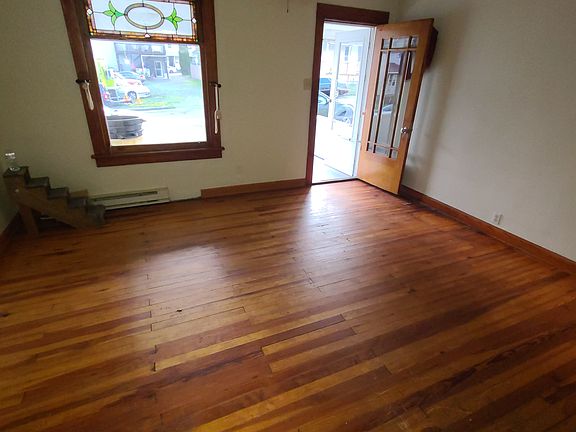 3rd image of 429 Green St