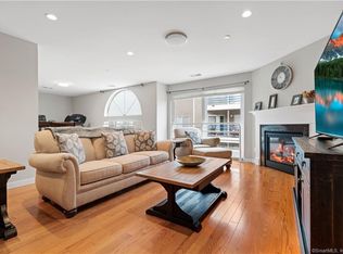 129 Harbour Close #C, New Haven, CT 06519