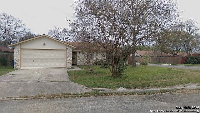 1st image of 2718 Lakebriar St