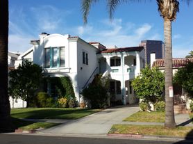 222 S Hamilton Dr, Beverly Hills, CA