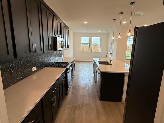 5th image of 749 Waterhouse Lake Dr