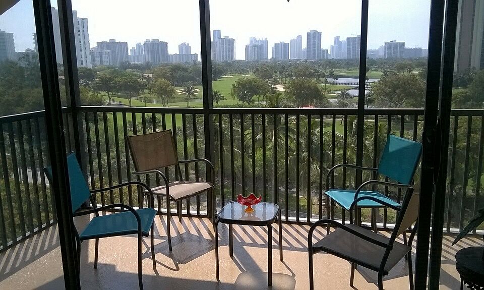 Balcony w/ amazing views! 