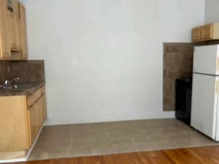 394 Centre St — Photo 14
