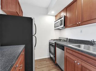426 W 49th St APT 4A, New York, NY 10019