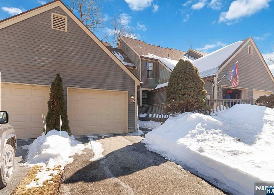 1st image of 16D Quincy Ln