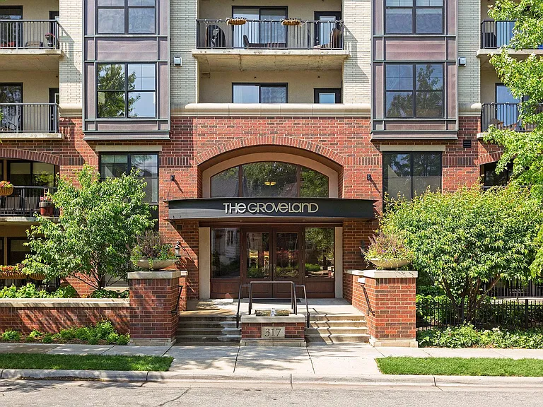317 Groveland Ave #521 — Photo 31