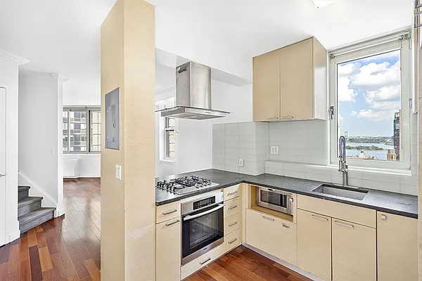 Rented by Citi Habitats | media 7