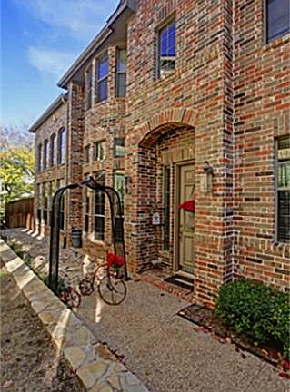 3rd image of 2436 Greymoore Dr